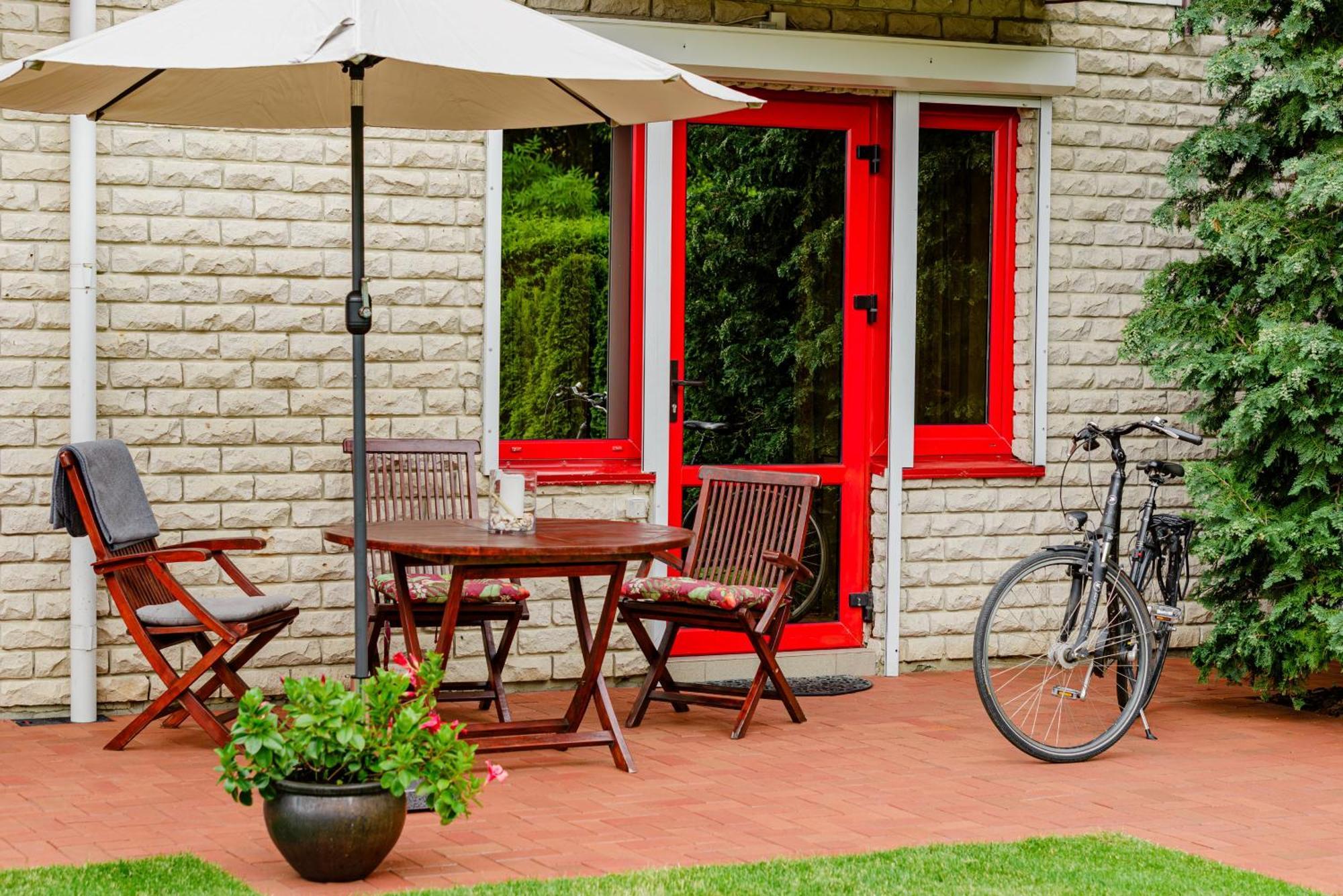 Family Inn Cottage With Terrace Palanga Esterno foto
