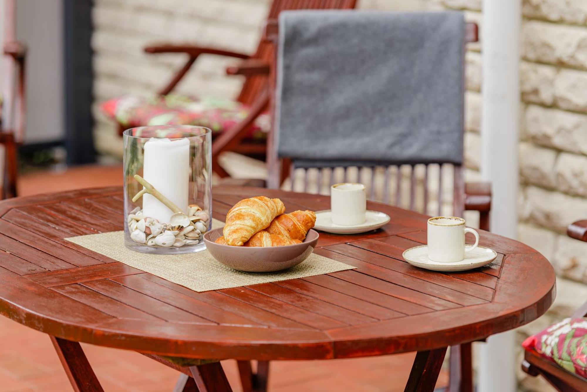 Family Inn Cottage With Terrace Palanga Esterno foto